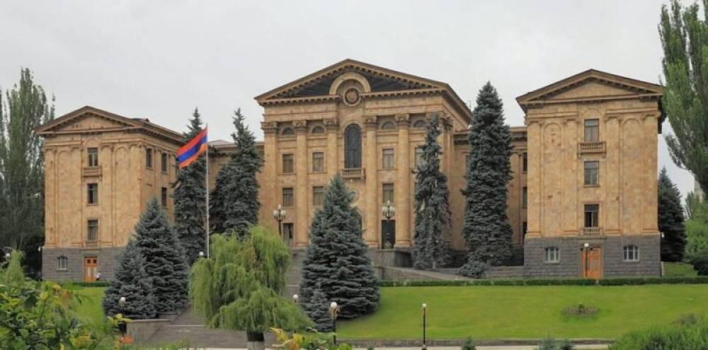 Որ հանձնաժողովներն ում կհասնեն. «Հրապարակ»