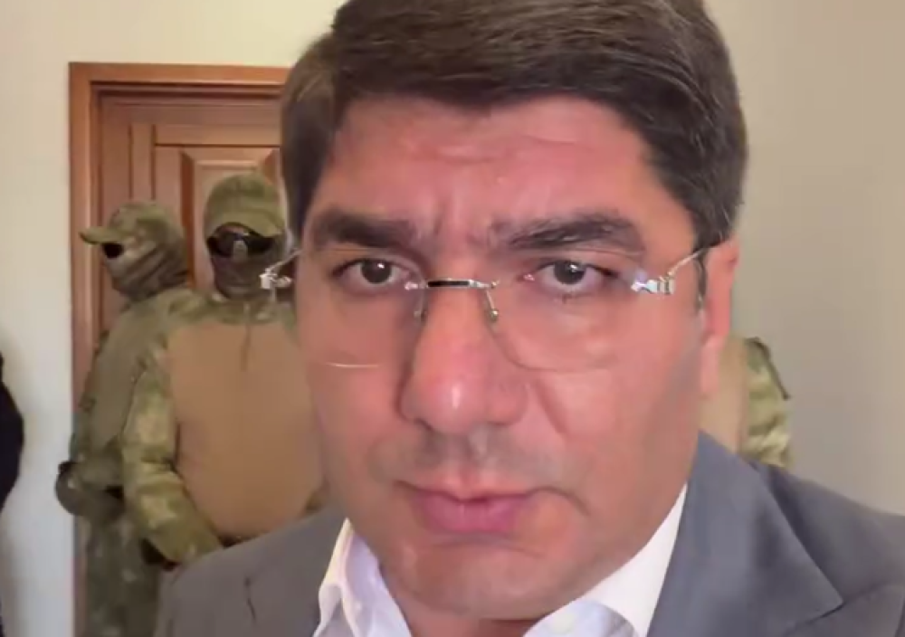 ԱԱԾ-ն ներխուժել է Լևոն Քոչարյանի բնակարան