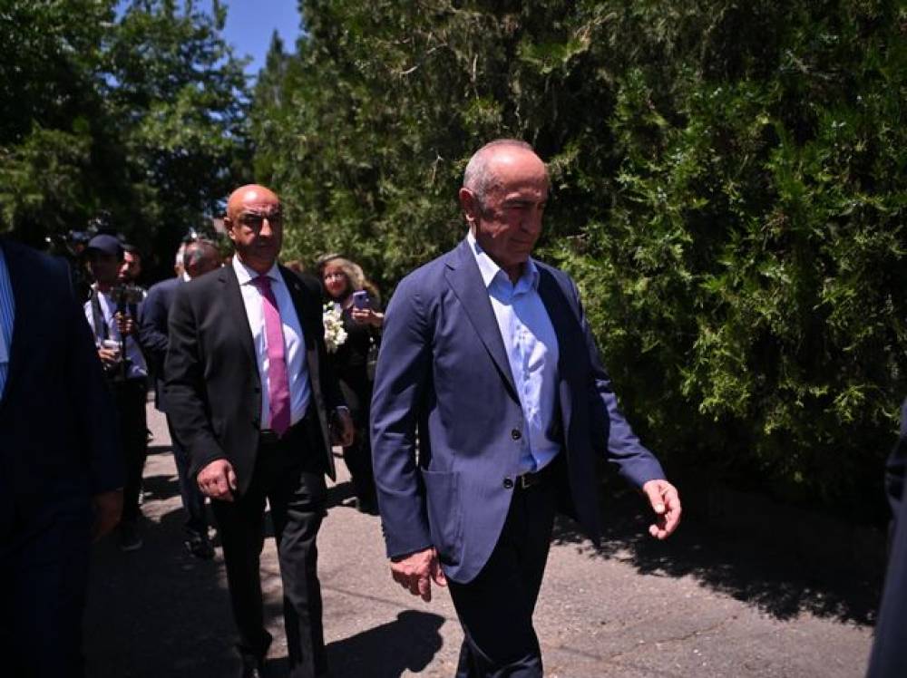 Իշխանությունները հերթական գրոհն են սկսել Ռոբերտ Քոչարյանի և ընտանիքի դեմ. Բագրատ Միկոյան