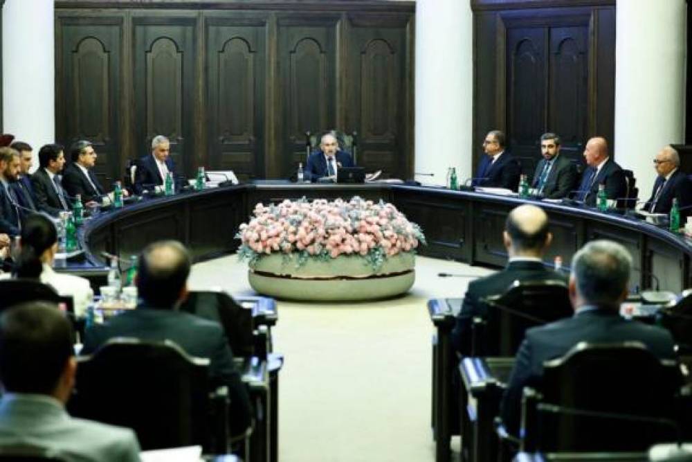 Խիստ զգուշացրել են՝ ոչ մեկին չասել պարգեւավճարի չափը, սպառնացել ազատել․ «Հրապարակ»