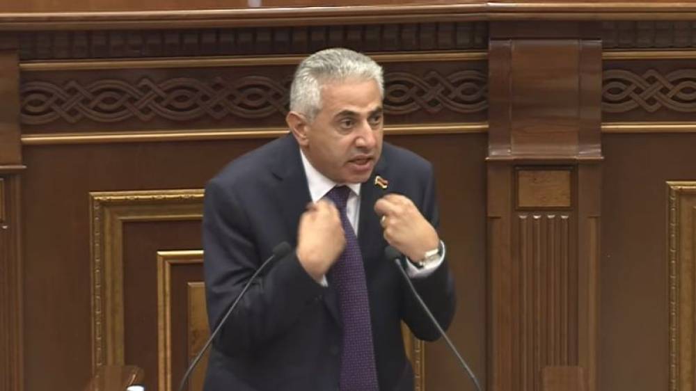 Էդգար Ղազարյանը չկարողացավ զսպել հուզմունքը. Հասկանո՞ւմ եք, թե ինչ եք անում ինձ հետ