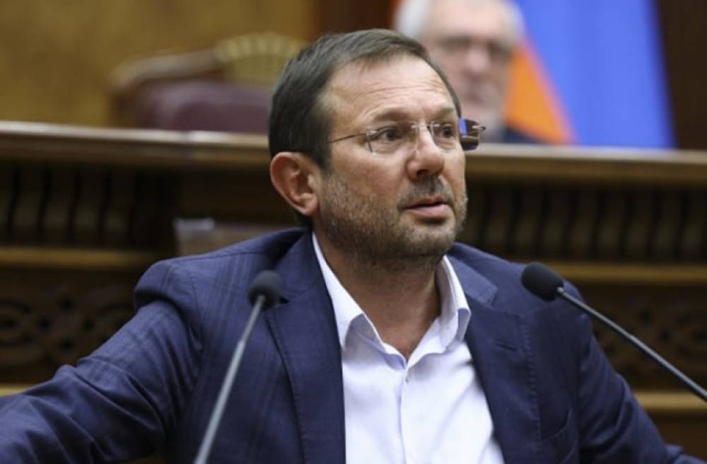 Էս հո գաղութ չի՞, որ Ռուբինյանը «պռագոն» է իջեցրել, թե ով ինչ կարող է ասել, ինչ չի կարող. Մանուկյան