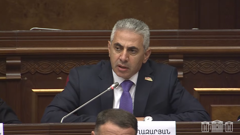 Հ-ա-յ-ե-ր-ե-ն, հարցս հայերեն էր, ո՞վ է ձեզ իրավունք տվել կործանելու ՀՀ պետականությունը. Ղազարյանի հարցը՝ Փաշինյանին