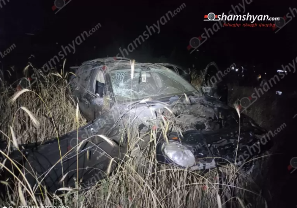 «Mercedes»-ը մի քանի պտույտ գլորվելով հայտնվել է դաշտում․ կա զnհ և վիրավnրներ