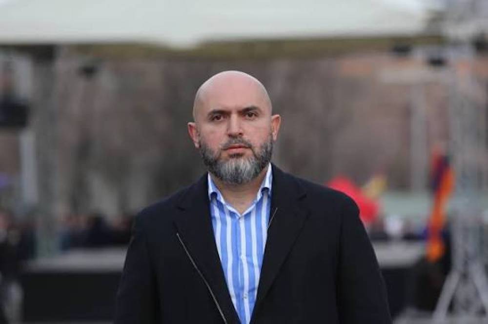 Արմեն Աշոտյանի նկատմամբ կիրառված տնային կալանքի ժամկետը երկարացվել է մեկ ամսով