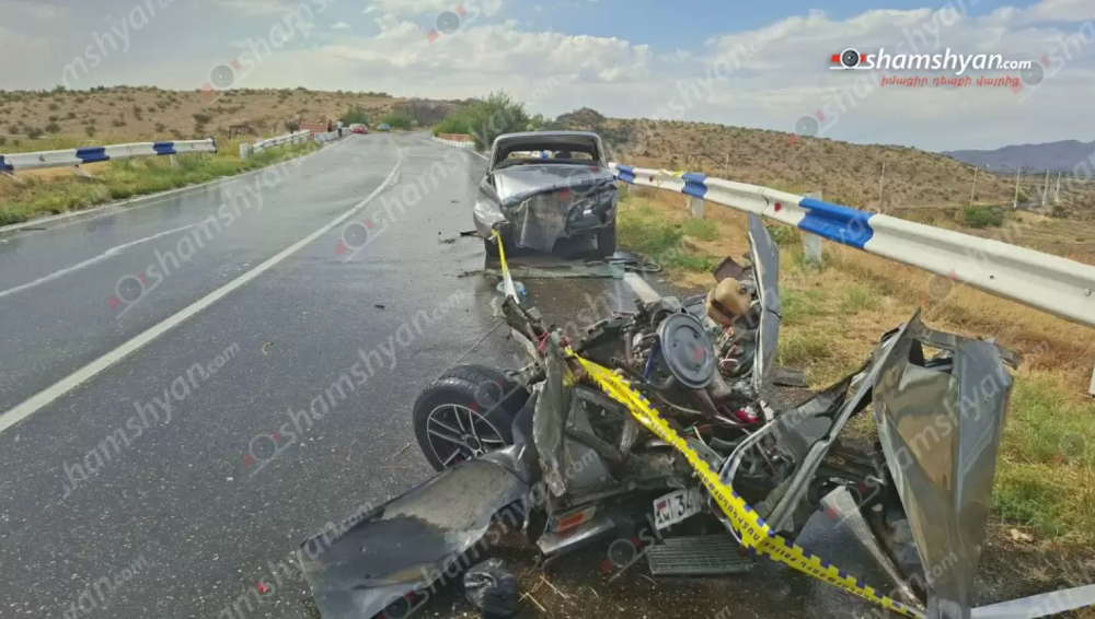 Քարակերտ-Արտենի ավտոճանապարհին «ՎԱԶ 2106»-ը բախվել է երկաթե արգելապատնեշներին, ինչի հետևանքով ավտոմեքենան բաժանվել է երկու մասի․ կան վիրավnրներ