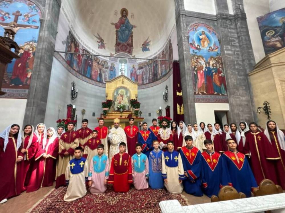 Արագածոտնի թեմի շուրջ 200 երիտասարդներ համաթեմական ուխտագնացություն են կատարել