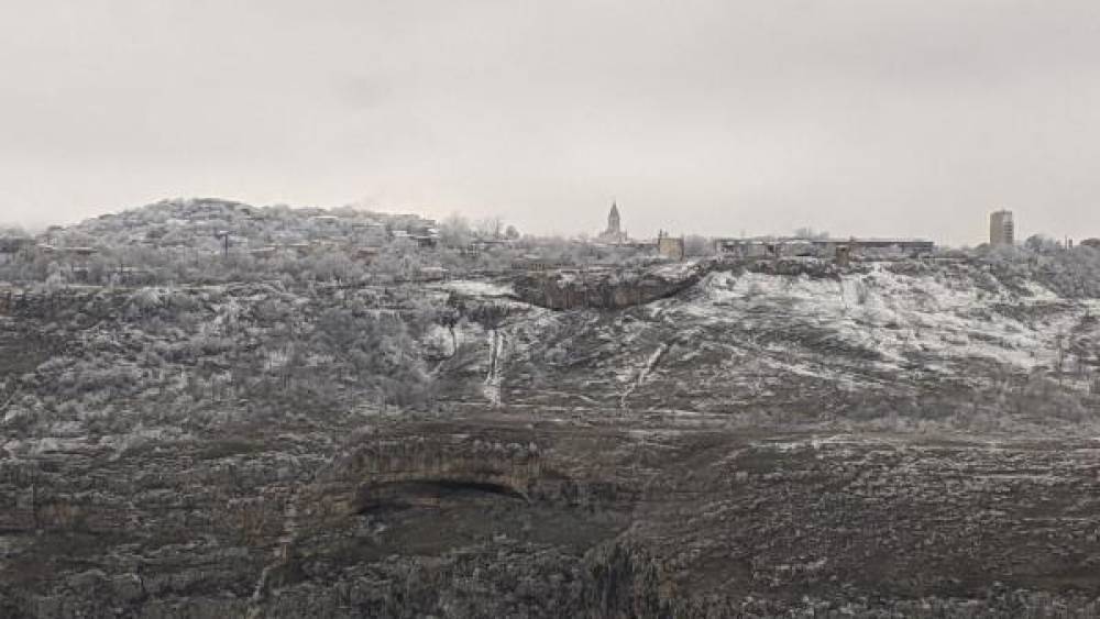 Տեսարան Շոշ գյուղից դեպի Շուշիի Սուրբ Ամենափրկիչ Ղազանչեցոց մայր տաճար