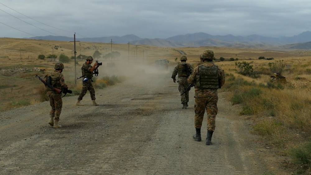 18-ամյա Աբրահամը, լսելով ականանետից արձակված կրակոցը, իր մարմնով պաշտպանել է 42-ամյա լրագրողին (տեսանյութ)