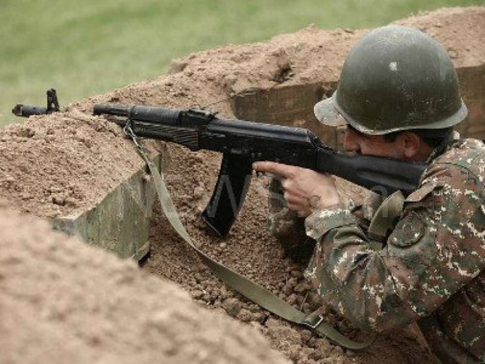 Անձնակազմը 2 անգամ հայտնվել է շրջափակման մեջ, բայց չտալով ոչ մի զոհ, դուրս է եկել՝ իր հետ տանելով բոլոր վիրավորներին