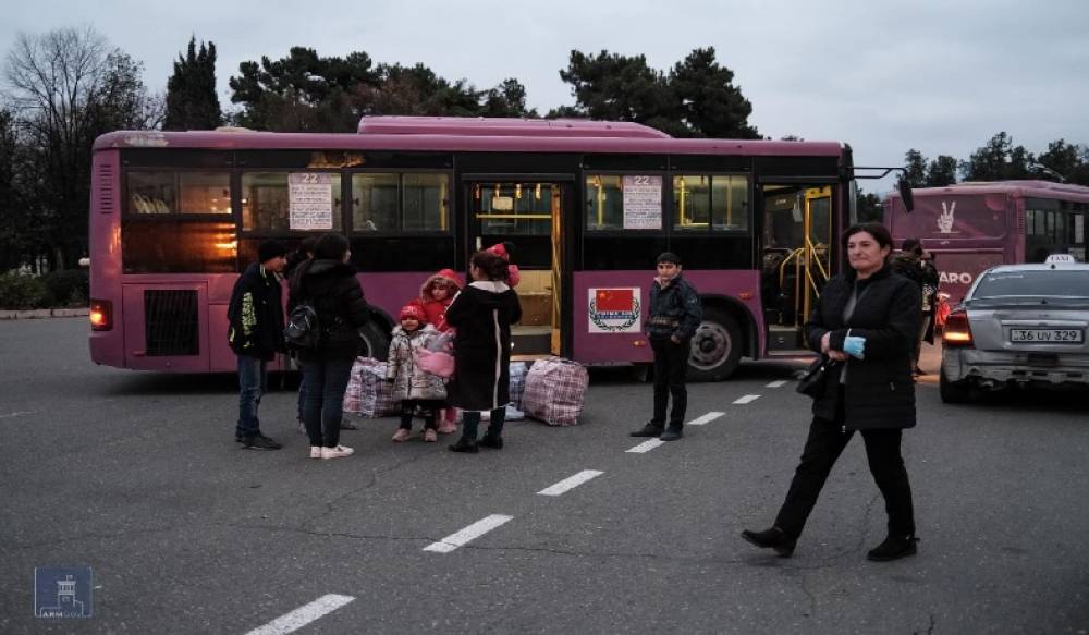 Մեկ օրվա ընթացքում Հայաստանից Ստեփանակերտ է վերադարձել ավելի քան 850 փախստական