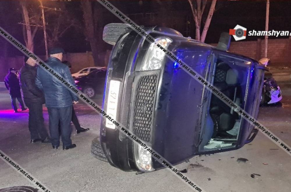 Երևանի Մյասնիկյան պողոտայում բախվել են Nissan-ն ու UAZ-ը, որը կողաշրջվել է․ 15-ամյա երեխան հոսպիտալացվել է. shamshyan.com