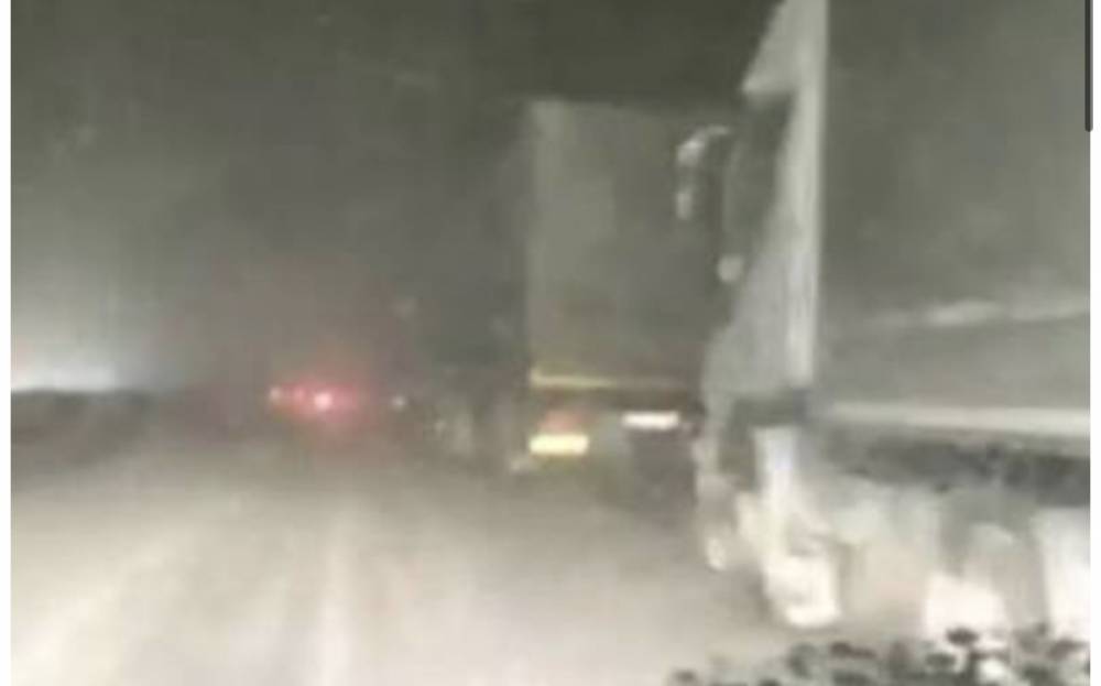 Երևան-Սևան մայրուղում ձնաբուք է․ մեծ թվով բեռնատարներ են կուտակվել (տեսանյութ)