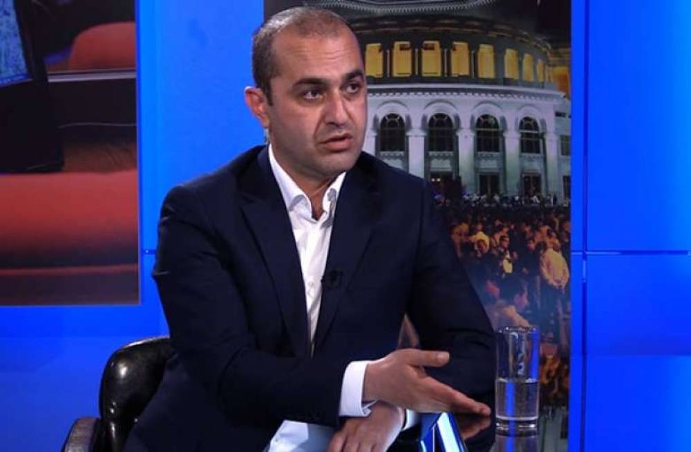 «…Փարթիներ, կորպորատիվներ, բդի պատրաստություն… …տիկնայք ու պարոնայք, ինչի՞ վրա եք ուրախանում». Ամրամ Մակինյան