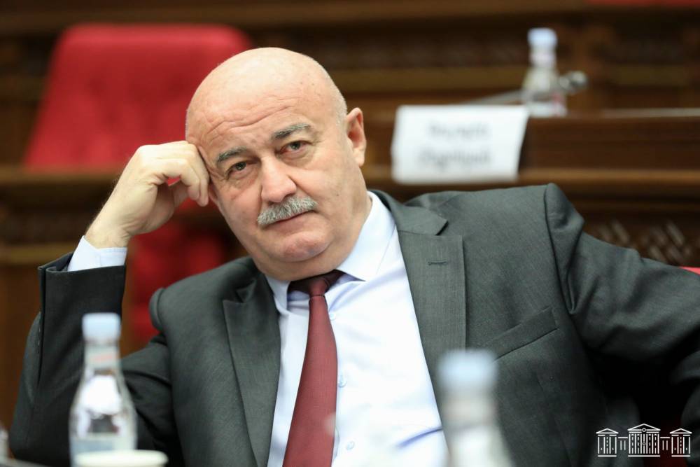 Աղազարյանին, հավանաբար, կզրկեն անձեռնմխելիությունից, ապա՝ կկալանավորեն. Դատախազությունից նշում են՝ այս պահին նման քննարկում չկա