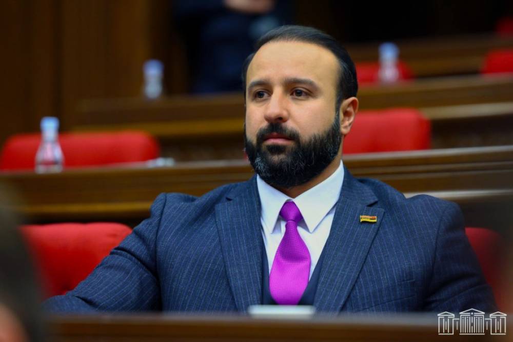 Հայկ Սարգսյանը վստահ է՝ միլիարդատերերի շահերին խփող օրենքի համար են իրեն մերժել կուսակից ընկերները