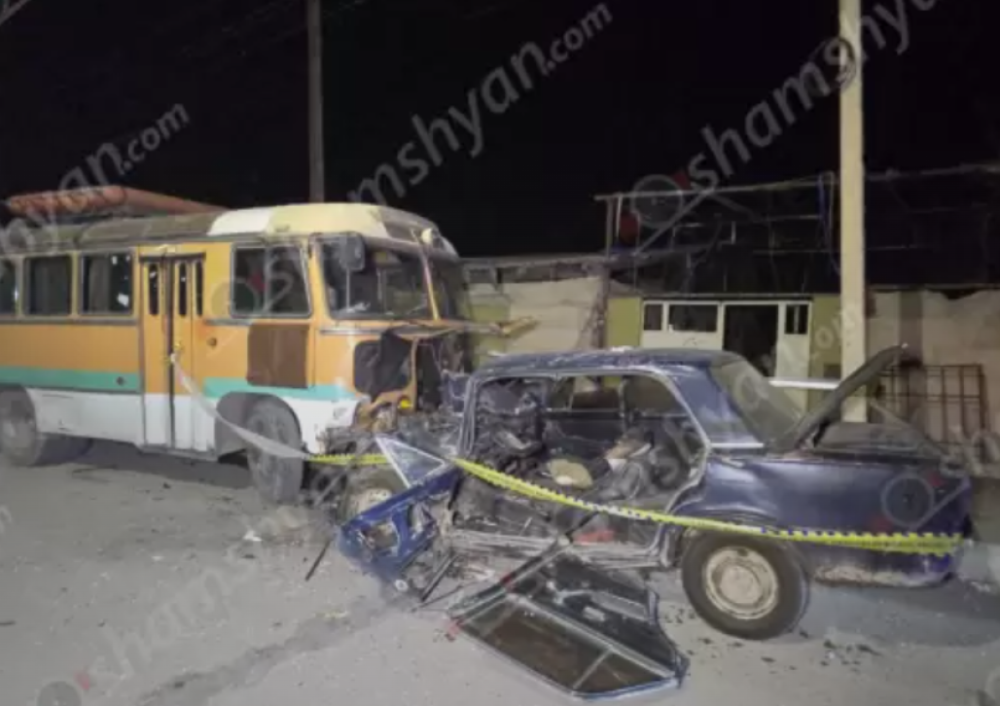 Առանց պետհամարանիշի «ՎԱԶ 2106»-ը բախվել է «ՊԱԶ» ավտոբուսին, տուժածներից մեկին հատուկ տեխնիկայի գործադրմամբ են մեքենայից դուրս բերել