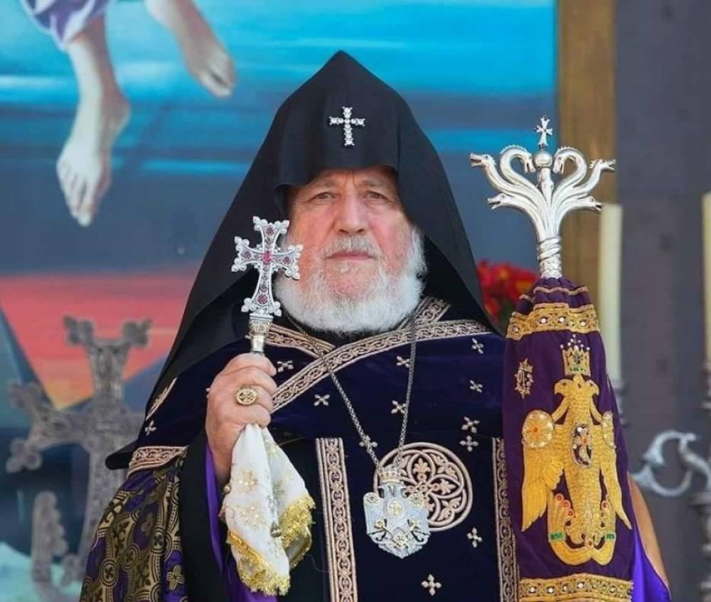 Մենք, որպես Հայրապետ Հայոց, մեր հոգևոր դասի հետ միասին, պիտի շարունակենք մեր կոչմանն ու առաքելությանը հավատարիմ՝ մեր ծառայությունը բերել մեր ժողովրդին. Ամենայն Հայոց Կաթողիկոս