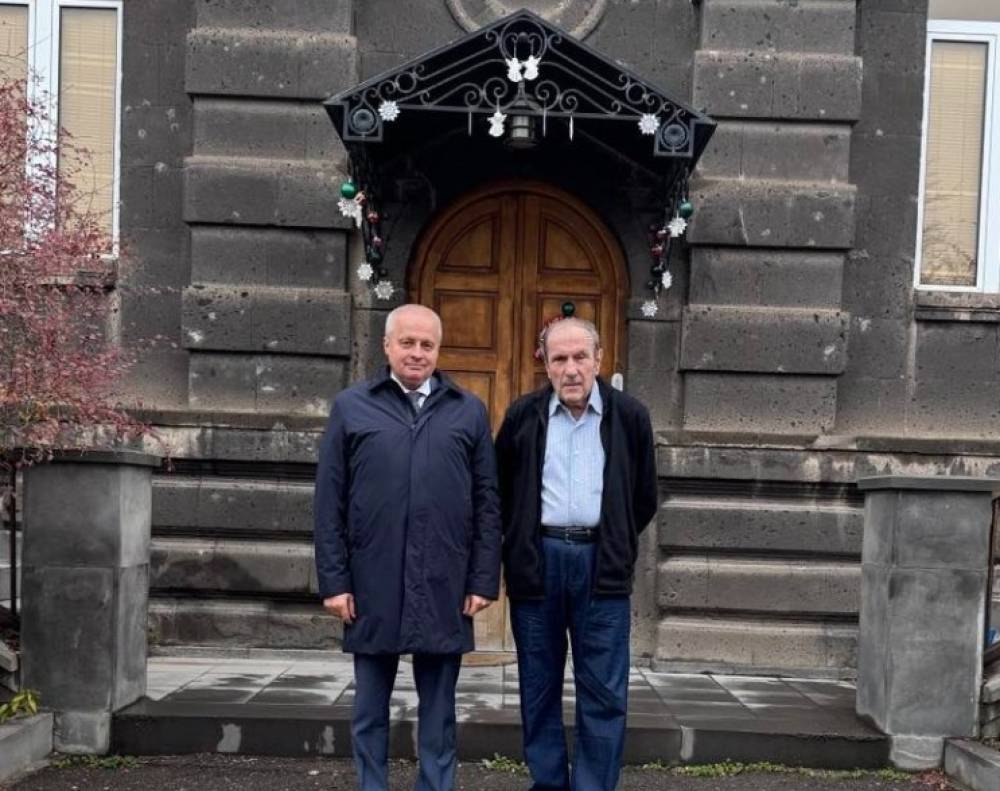 Լևոն Տեր-Պետրոսյանն իր առանձնատանը հանդիպել է Սերգեյ Կոպիրկինի հետ