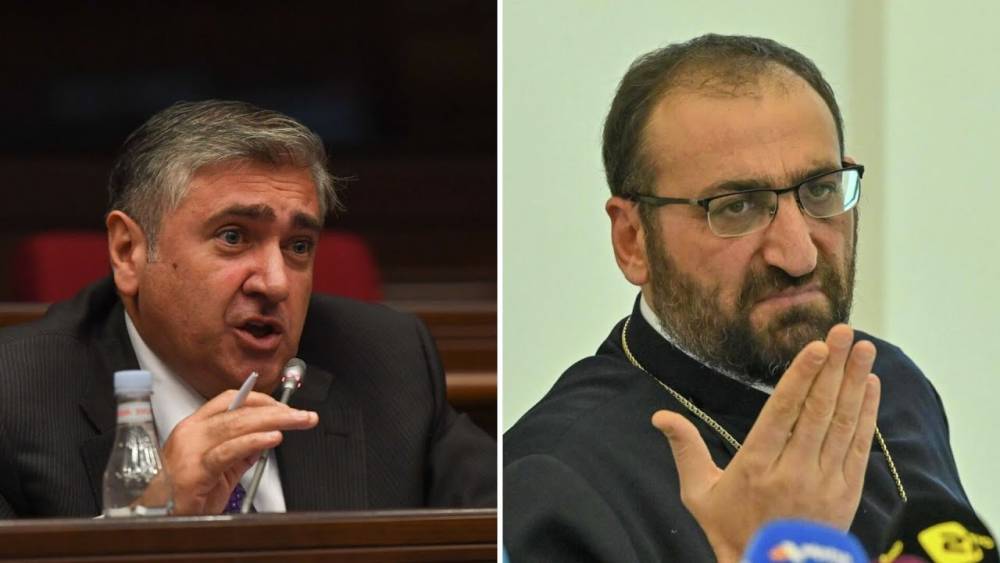 Մամուլը, Արշակ սրբազանը ճնշման տակ չե՞ն. Նիկոլը «ճտիկով» գրիչով էր սպառնում. Արթուր Խաչատրյան