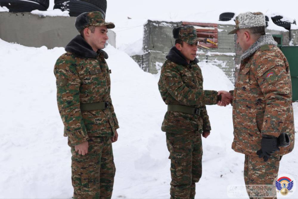 Էդվարդ Ասրյանն այցելել է հանրապետության արևելյան սահմանագոտի և շնորհավորել զինծառայողներին գալիք տոների առթիվ