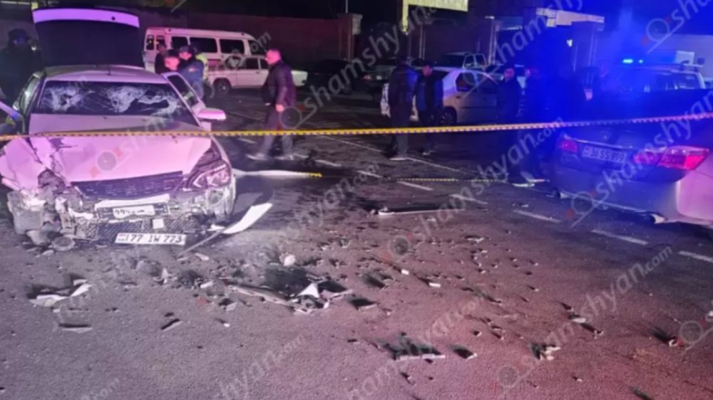 Խոշոր ավտովթար Իջևանի գինու գործարանի դիմաց