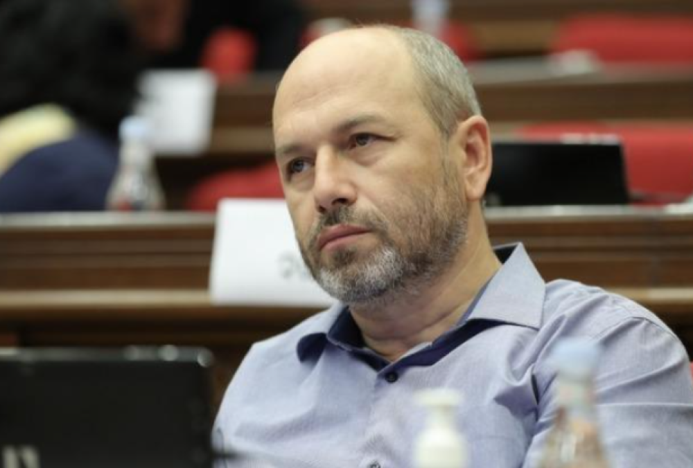 Ի՞նչ եք այսքան փնտրում Երևանի փողոցներում. Գեղամ Նազարյանը խցանումների համար մեղադրում է մարզերի բնակիչներին