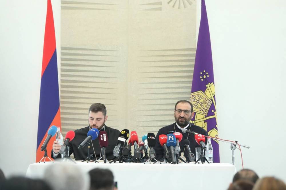 Չեմ պատրաստվում պաշտոնավարումս դադարեցնել, ինչը ենթադրել կտա, որ ինձ վերագրվողը ճիշտ է. Արշակ արքեպիսկոպոս Խաչատրյան