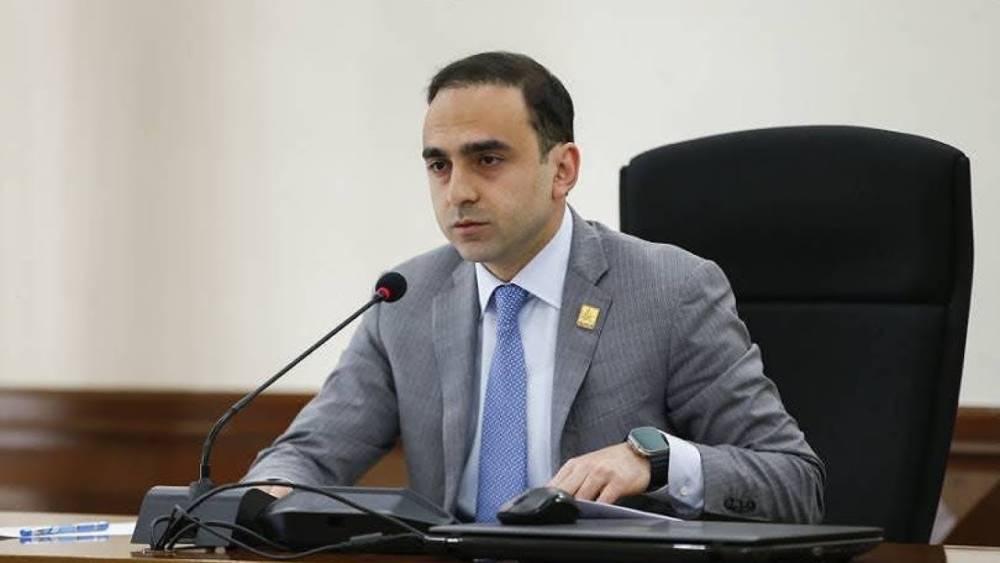Հիմա.Տիգրան Ավինյանը վարում է քաղաքապետարանի գործակարգավարական նիստը.ՈՒՂԻՂ