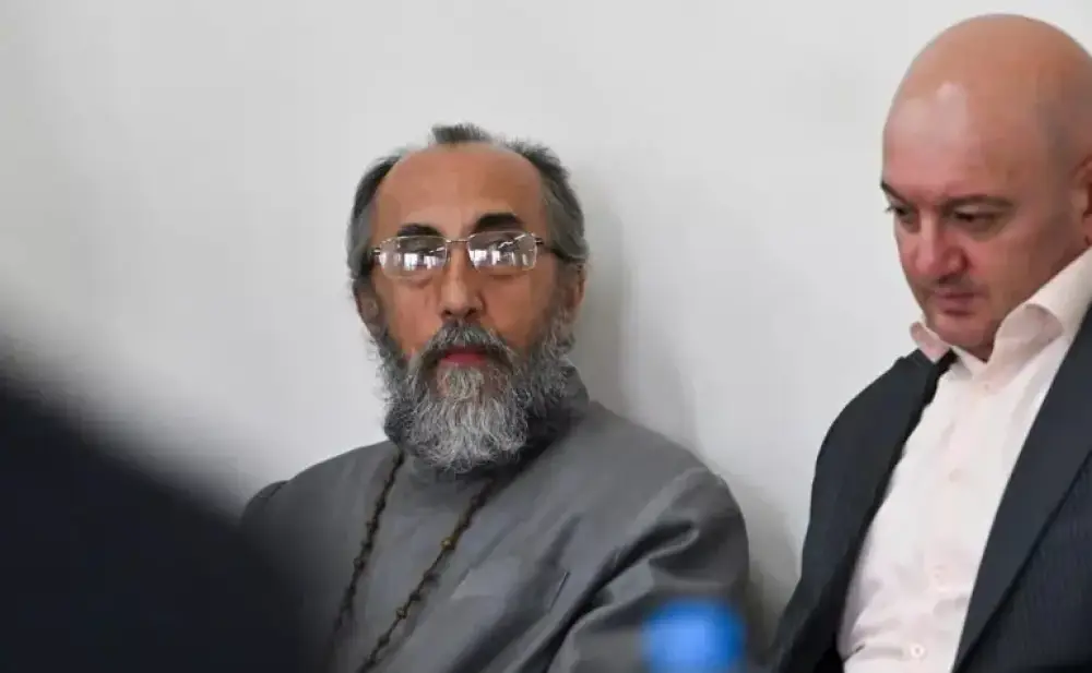 «Իզմիրլյան» ԲԿ-ում եմ, հետազոտություններից հետո առաջիկա շաբաթ վիրահատվելու եմ, աղոթեցեք ինձ համար, բայց առավել մեր հայրենիքի և եկեղեցու համար