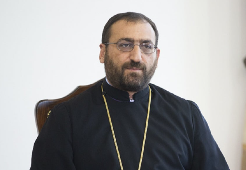 Արշակ սրբազանի քեռու և քեռու դստեր բնակարաններում խուզարկություն է կատարվել․ փաստաբան