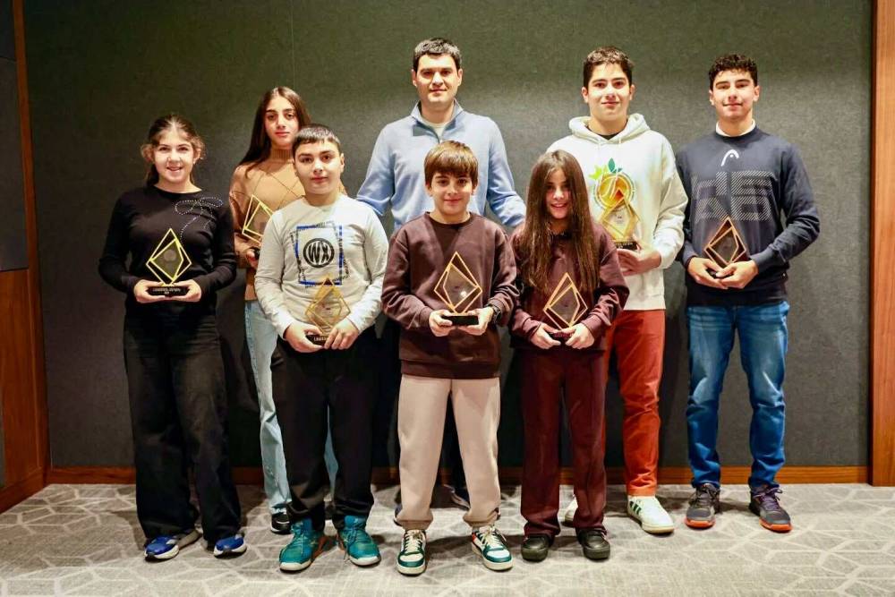 Հայաստանի թենիսի ֆեդերացիայի նախագահը պարգևատրել է տարվա լավագույններին