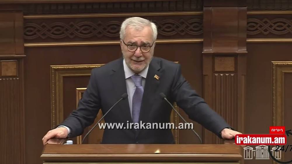 Բանակում ոչ կանոնակարգային հարաբերությունները ոնց որ թե վերացել են․ Անդրանիկ Քոչարյան