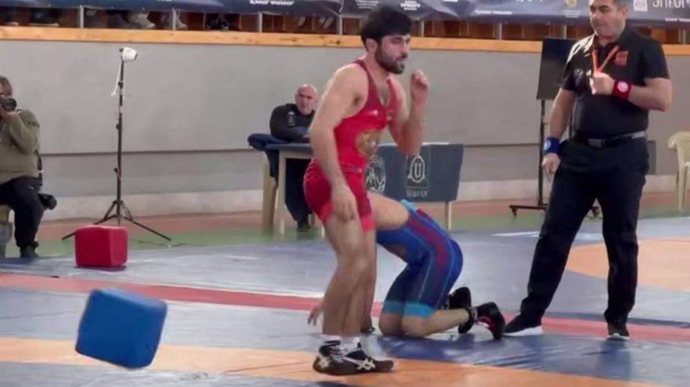 Վազգեն Թևանյանը և Մանվել Խնձրցյանը դարձել են ազատ ոճի ըմբշամարտի Հայաստանի չեմպիոններ