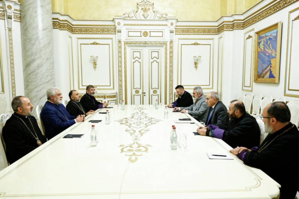 Բացարձակ փոքրամասնության արշավանքը Հայ եկեղեցու դեմ. «Փաստ»