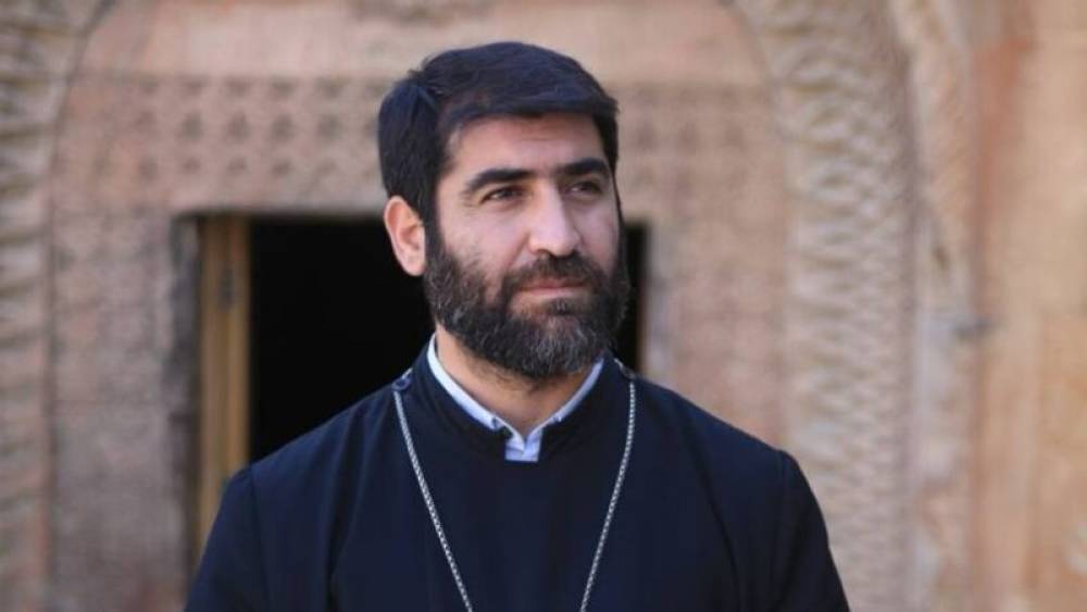 Իշխանական ճնշումը բերում է պառակտում, ընդվզում, իսկ վերջում՝ օրինական կաթողիկոսի պարտադիր վերադարձ