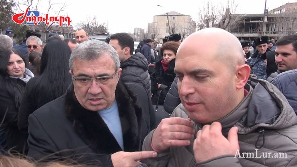 ՏԵՍԱՆՅՈՒԹ. Մեղր ա՞ վրես քսած, ինչ ա՞. Աշոտյան խոսա. Ռուբեն Հայրապետյան.Armlur.am