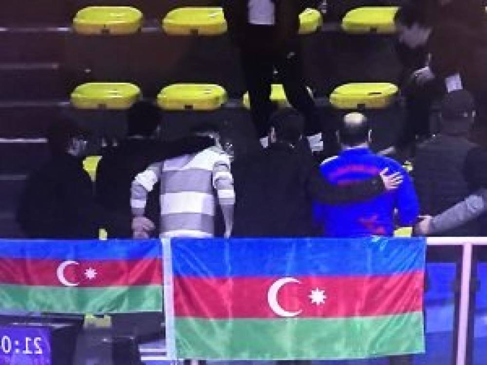 Ադրբեջանցի երկրպագուների կեղտոտ պահվածքը Արթուր Ալեքսանյանի չեմպիոնությունից հետո (տեսանյութ)