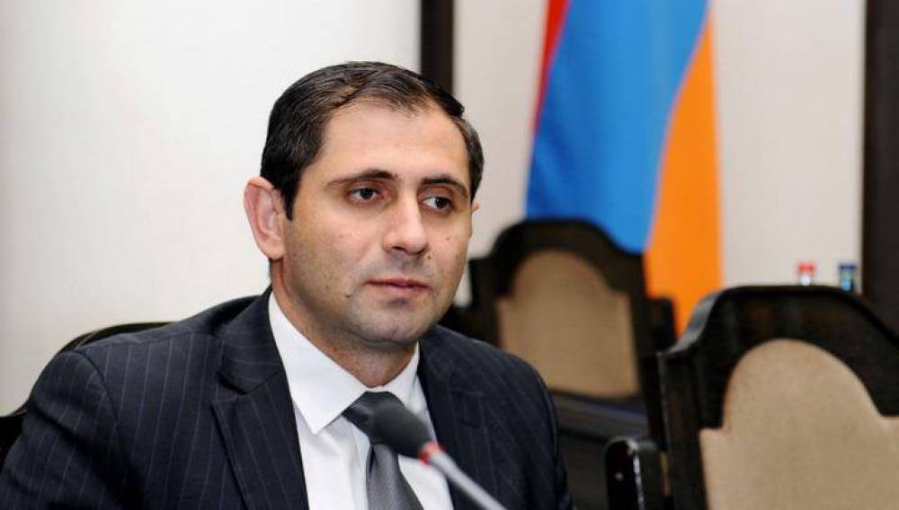 Սուրեն Պապիկյանի հայրը իր խանութից պարտքով սնունդ տարած ստեփանավանցիներից պահանեջել է կամ հենց այսօր վերադարձնել պարտքը, կամ գնալ Փաշինյանի վաղվա հանրահավաքին