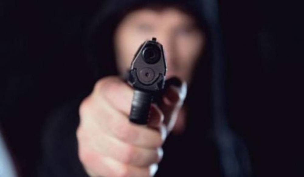 Արցախում ամուսինը ծեծել է կնոջը, հետո զենքն ուղղել նրա վրա՝ սպառնալով սպանել