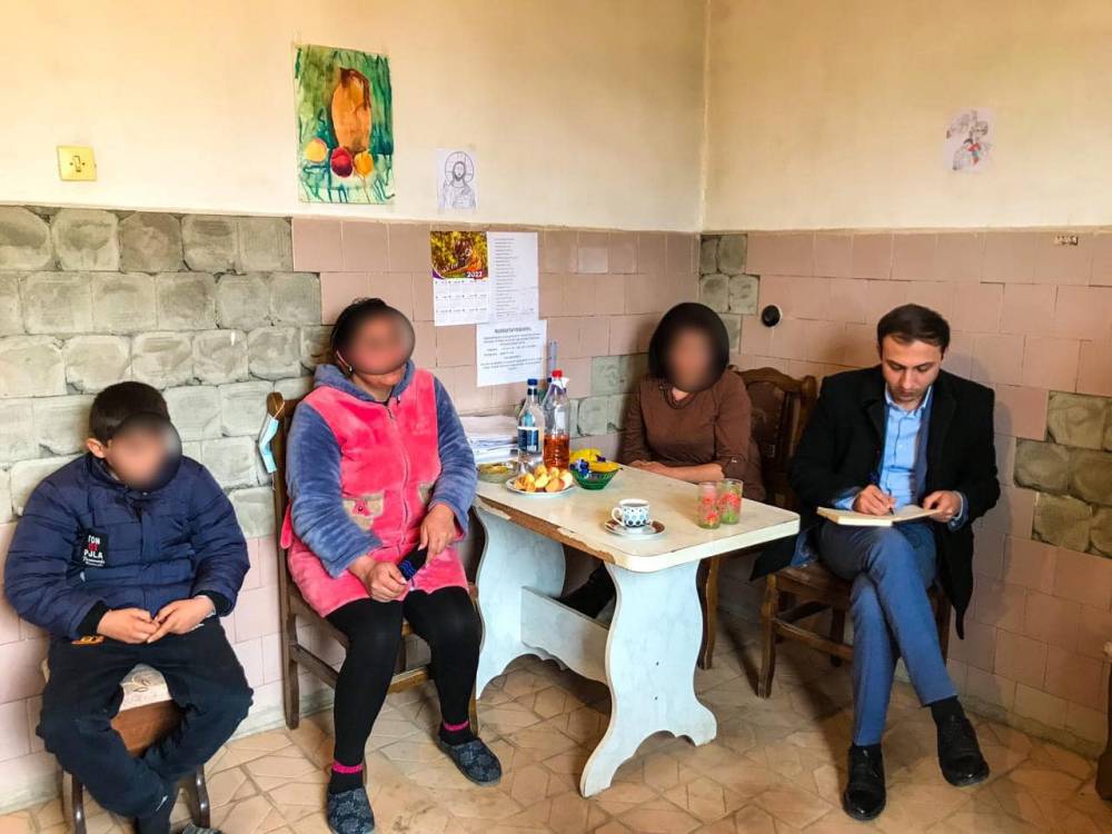 Կաթվածահար է գյուղի բնականոն կյանքը, դադարեցվել են գյուղատնտեսական աշխատանքները․ ՄԻՊ-ը Խրամորթում է