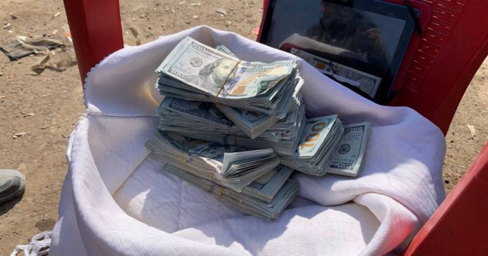 Թուրքիայում ռուս փրկարարները փլատակների մաքրման ժամանակ կաթսայի մեջ հայտնաբերել են ավելի քան 100 հազար դոլար (Photo)