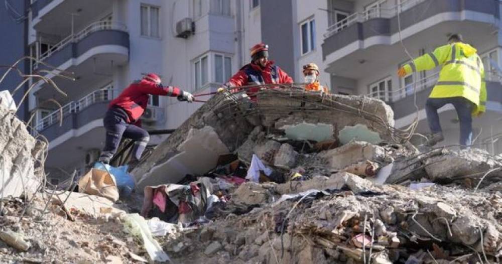 Թուրքիայում երկրաշարժից ավելի քան 220 ժամ անց փլատակների տակից փրկել են 42-ամյա մի կնոջ (Video)