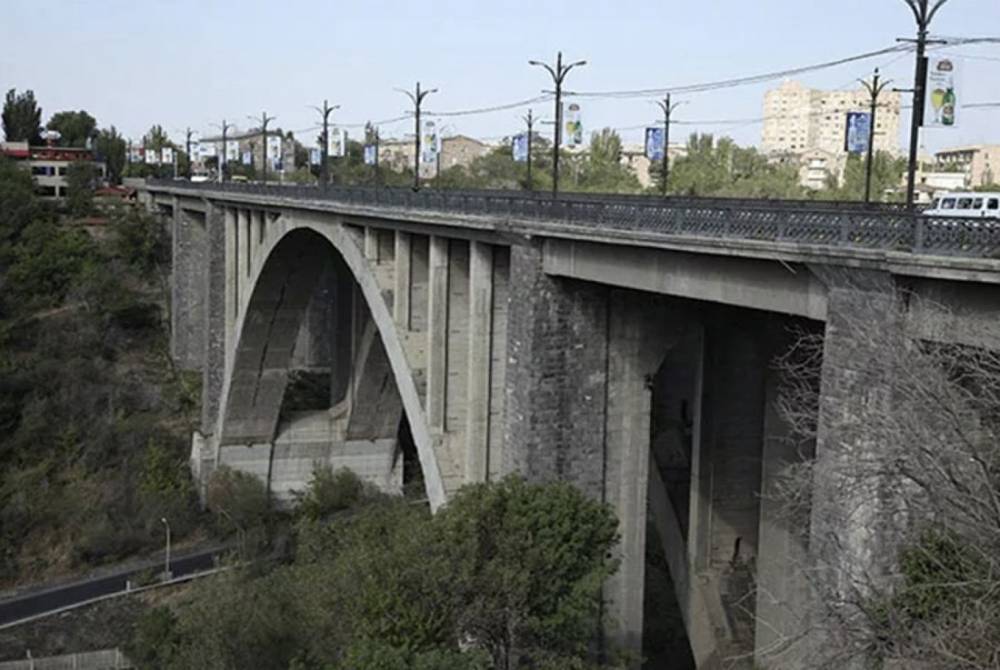 Քաղաքացին ինքնասպանության փորձ է արել՝ փորձելով նետվել Կիևյան կամրջից
