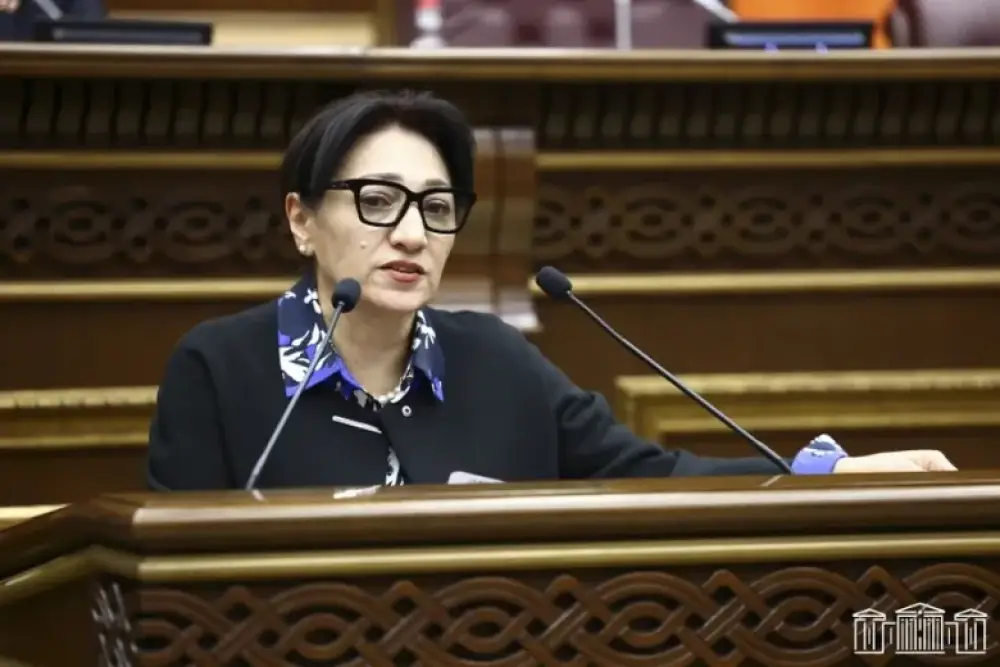 Իրական Հայաստան կամ՝ թագավորը մերկ է․ Լիլիթ Գալստյան