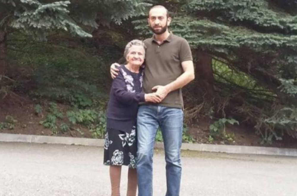 Մահացել է Արարատ Միրզոյանի տատիկը
