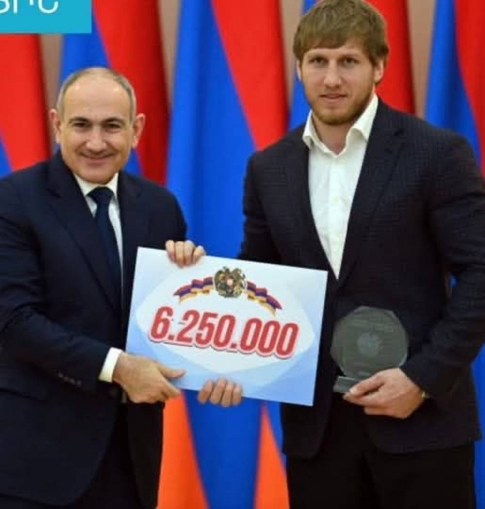 Ու՞մ ա պետք ամենալավ ապրած կյանքը, փողը, պաշտոնը, եթե դու նկարվում ես ցեղասպանի հետ