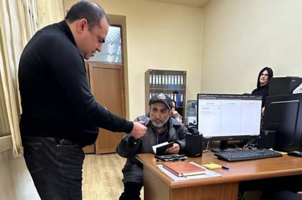 Վարորդի կողմից կոպիտ վերաբերմունքի արժանացած պապիկը ստացել է հանրային տրանսպորտի տարեկան անվճար փաթեթ