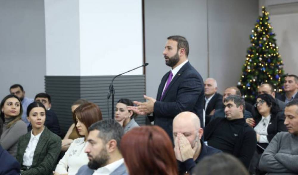 ՔՊ-ականները օրենքով գողերին են քննարկել․ «Հրապարակ»