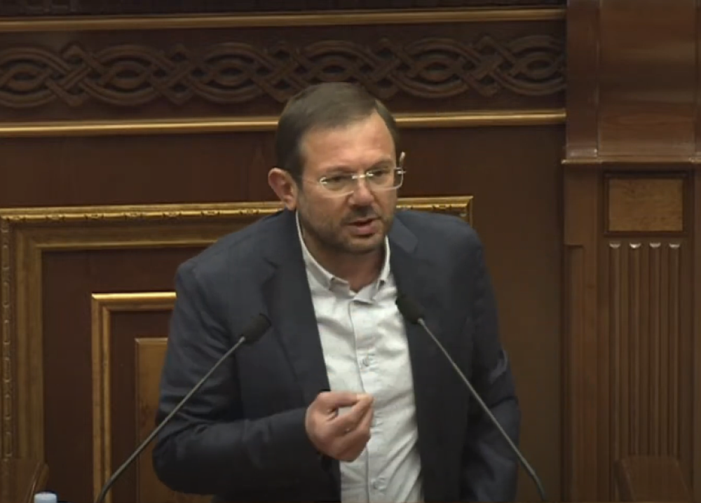 Հ1-ում կարելի է հանրակացարան սարքել, որ Պետրոս Ղազարյանի մոտ գնացողները մնան էնտեղ՝ երկու օրը մեկ չգնան-գան. Մանուկյան (Տեսանյութ)